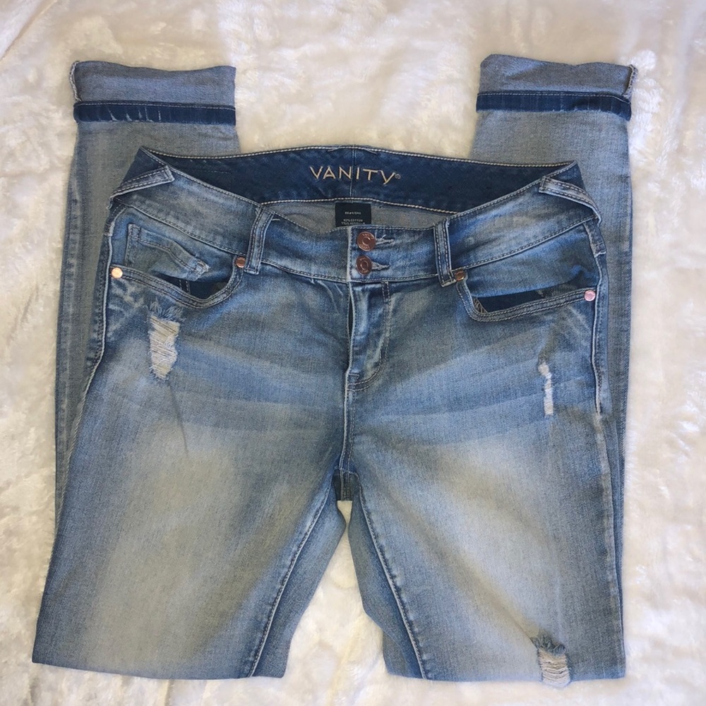 🚨4/$25 Vanity straight jeans